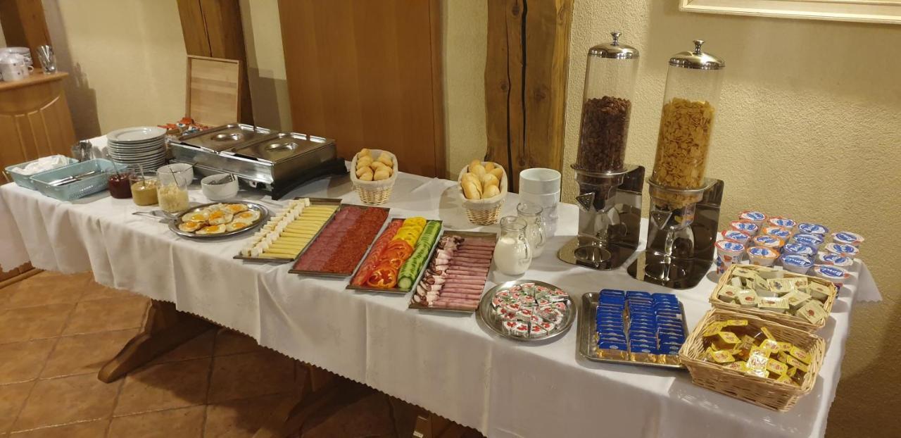 Forrest Hotel Хомутов Екстер'єр фото