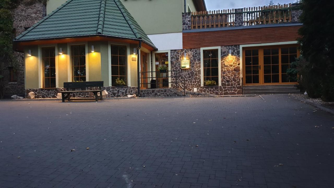 Forrest Hotel Хомутов Екстер'єр фото