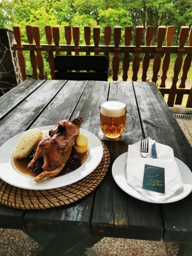 Forrest Hotel Хомутов Екстер'єр фото