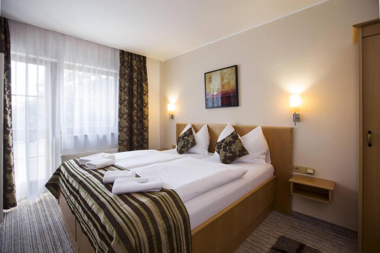 Forrest Hotel Хомутов Екстер'єр фото
