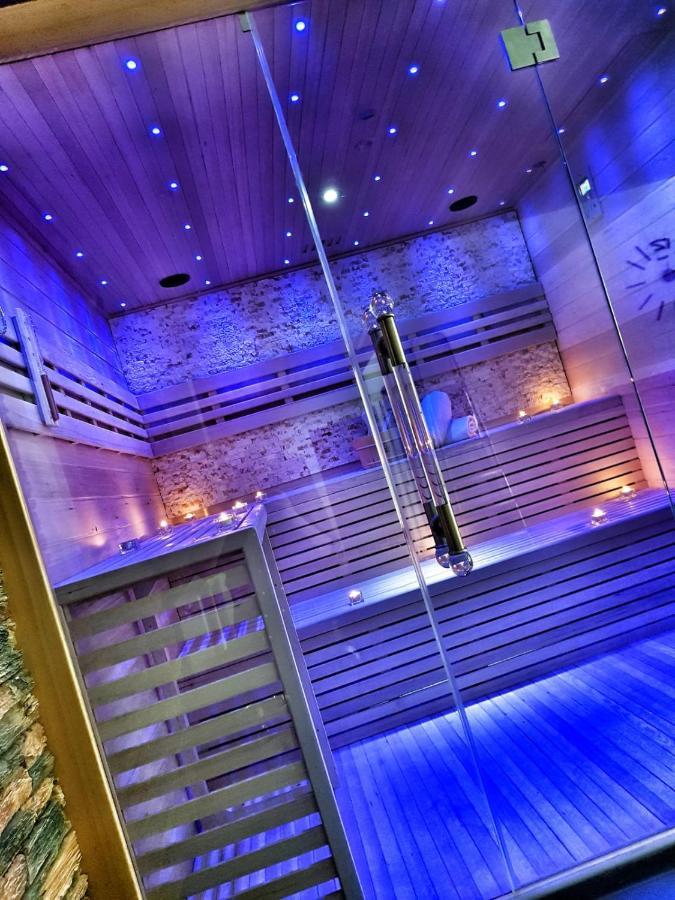 Forrest Hotel Хомутов Екстер'єр фото