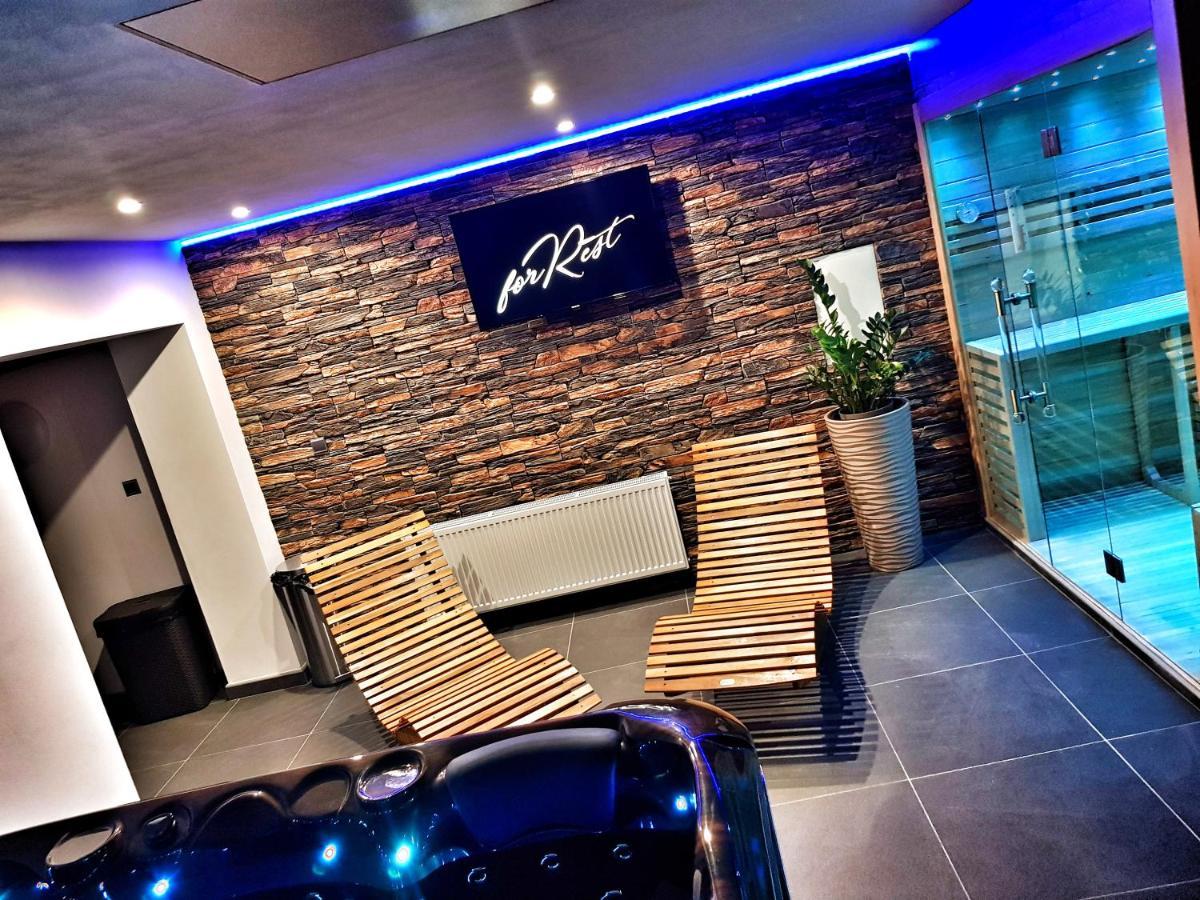 Forrest Hotel Хомутов Екстер'єр фото