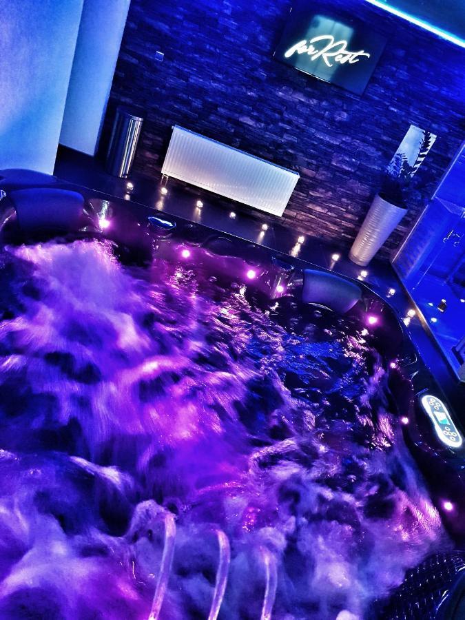 Forrest Hotel Хомутов Екстер'єр фото