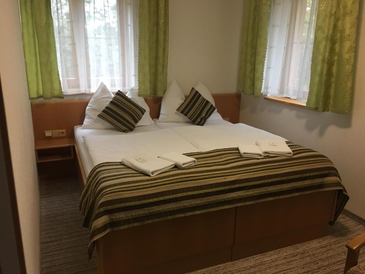 Forrest Hotel Хомутов Екстер'єр фото