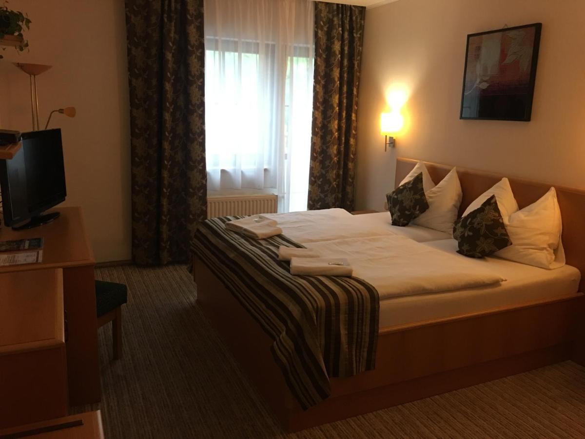 Forrest Hotel Хомутов Екстер'єр фото