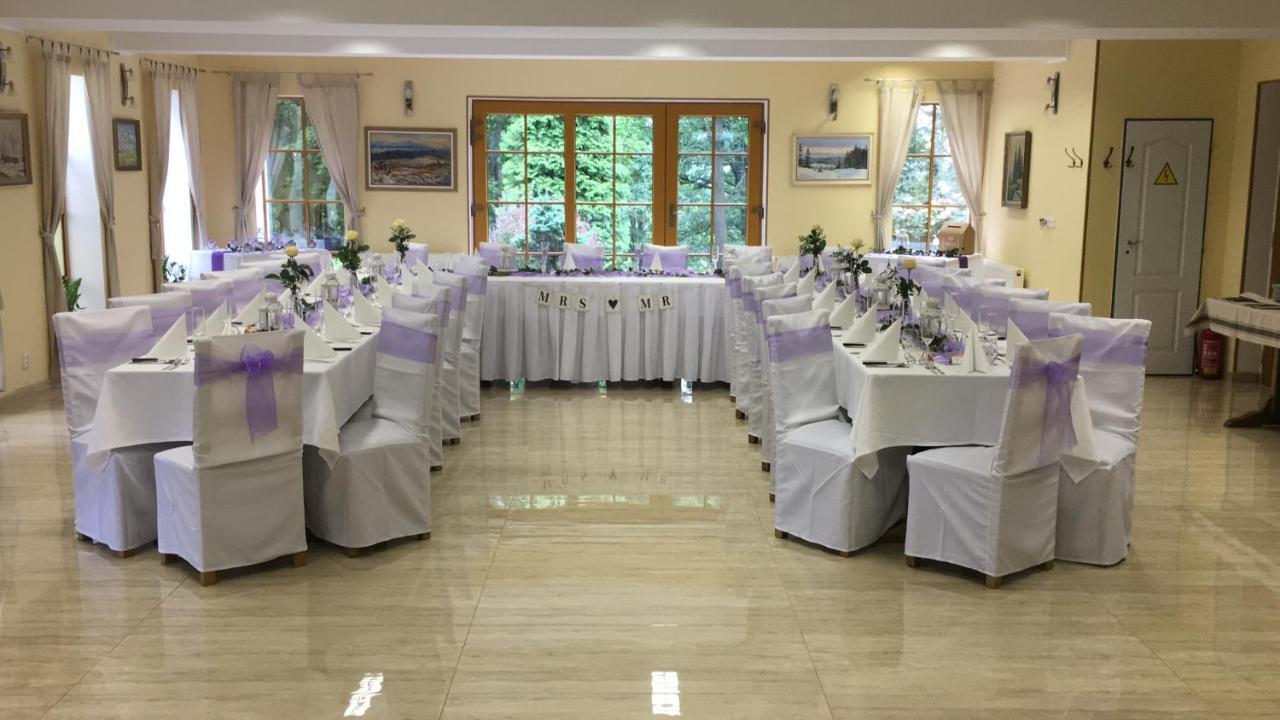 Forrest Hotel Хомутов Екстер'єр фото
