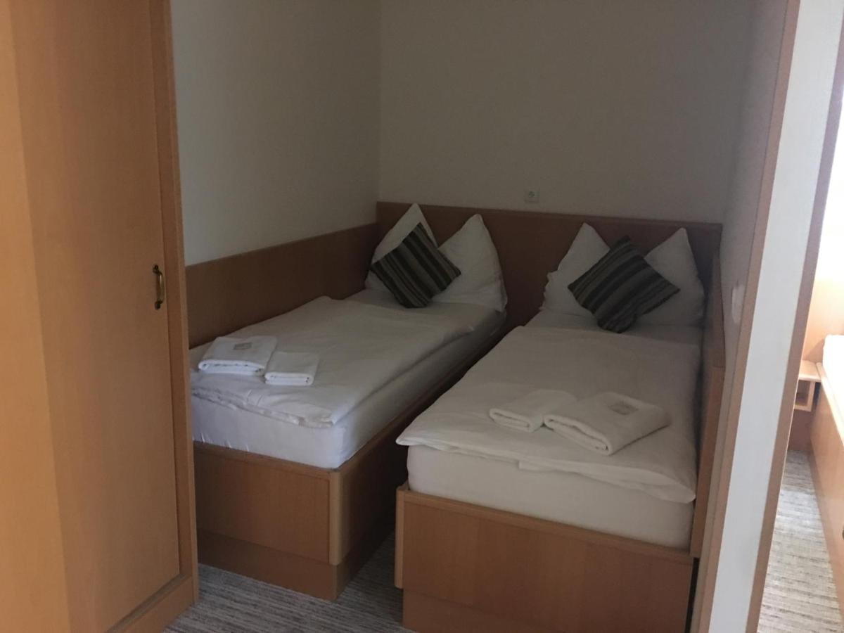 Forrest Hotel Хомутов Екстер'єр фото