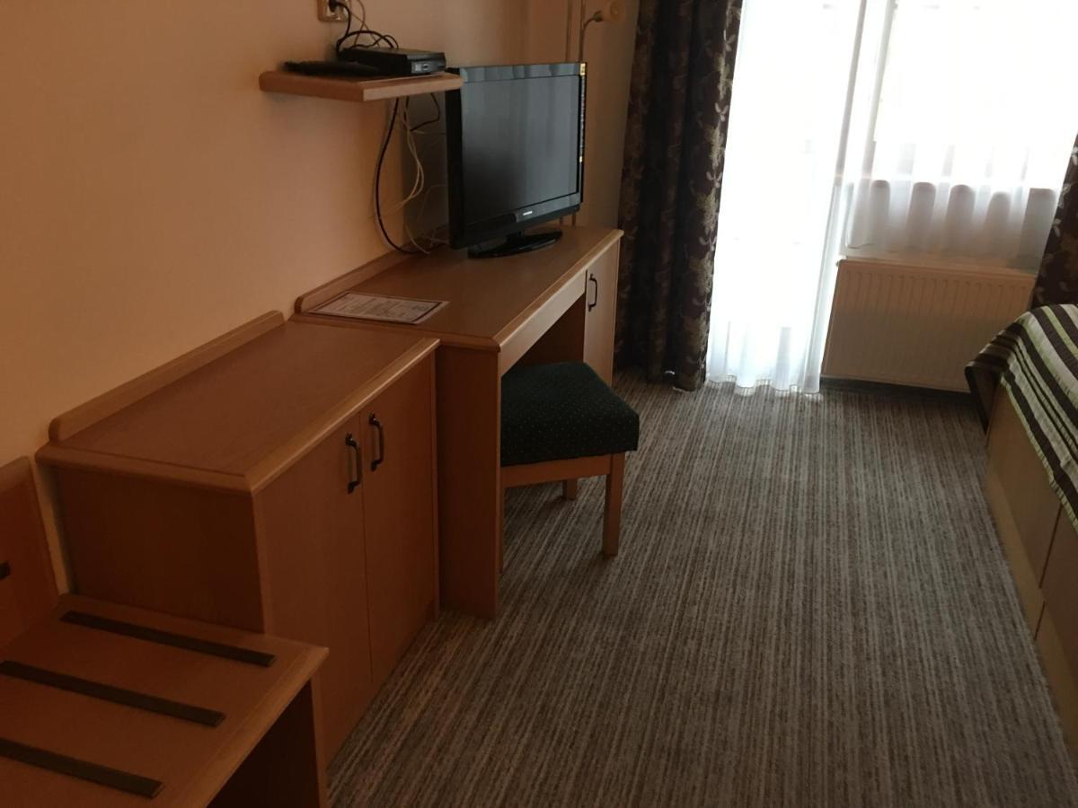 Forrest Hotel Хомутов Екстер'єр фото